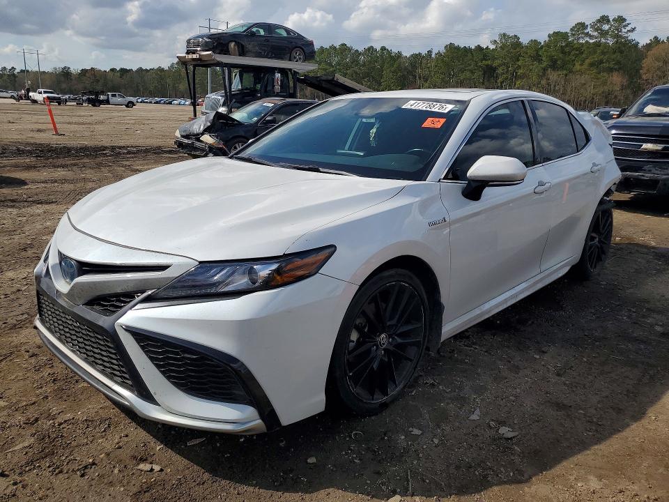 2021 Toyota Camry Hybrid მანქანა იყიდება აუქციონზე, vin: 4T1K31AK0MU564506, აუქციონის ნომერი: 41778876
