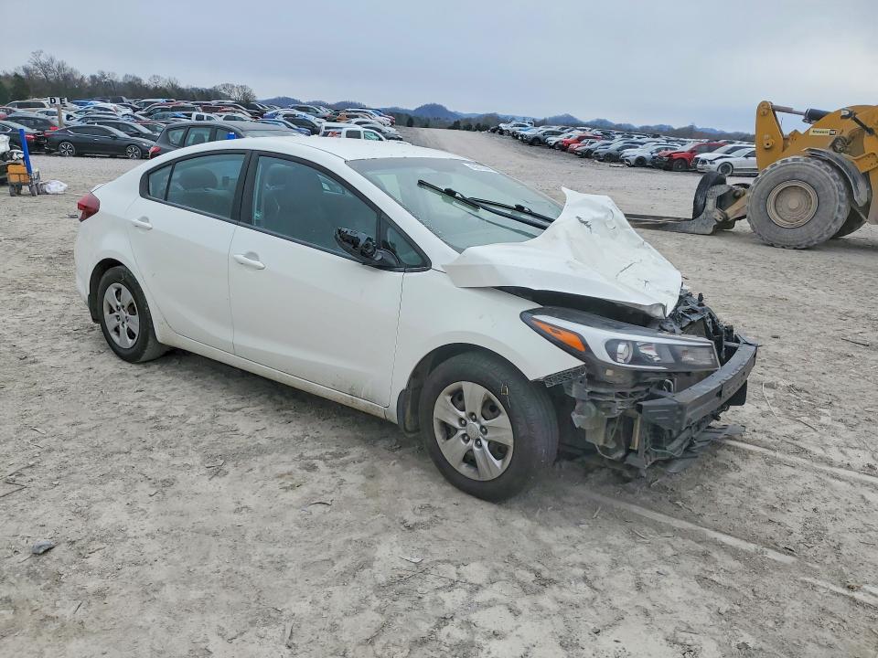 45676846 :رقم المزاد ، 3KPFK4A71JE202412 vin ، 2018 Kia Forte مزاد بيع