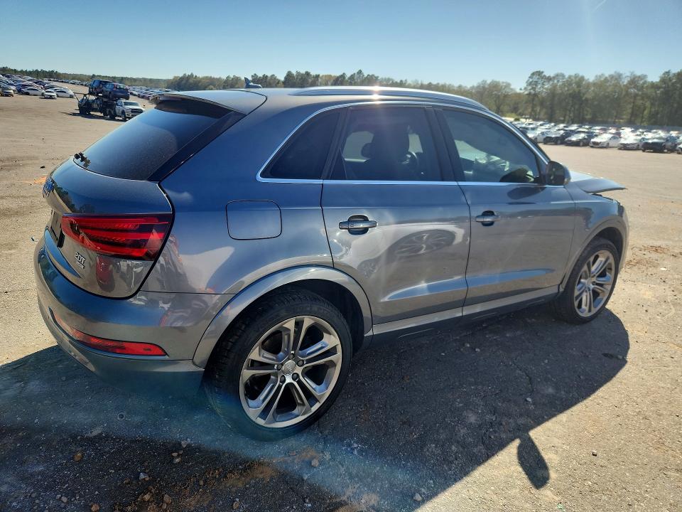 46160096 :رقم المزاد ، WA1EFCFS1FR014020 vin ، 2015 Audi Q3 مزاد بيع
