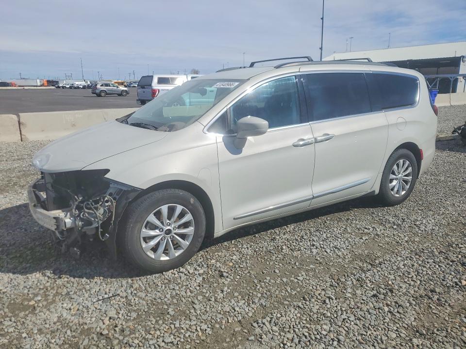 Продажа на аукционе авто 2017 Chrysler Pacifica, vin: 2C4RC1BG0HR670776, номер лота: 41840966