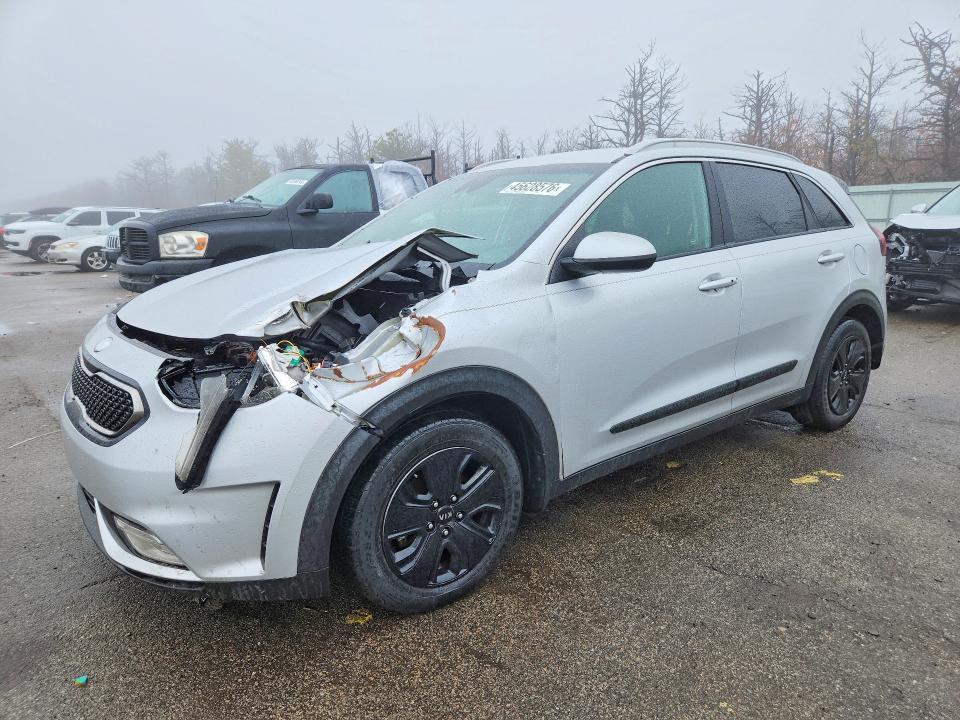 45628576 :رقم المزاد ، KNDCB3LC4K5283636 vin ، 2019 Kia Niro مزاد بيع