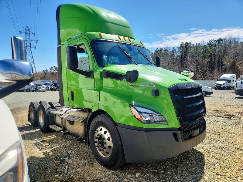 Продаж на аукціоні авто 2020 Freightliner Cascadia 116, vin: 1FUJHTDV7LLLC2050, номер лоту: 45956456