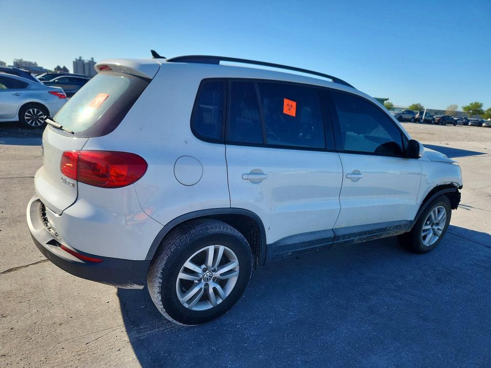 2015 Volkswagen Tiguan მანქანა იყიდება აუქციონზე, vin: WVGAV7AX3FW542995, აუქციონის ნომერი: 79646445