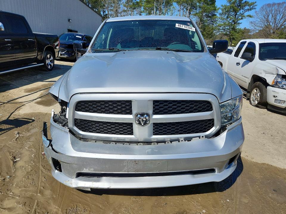 46718346 :رقم المزاد ، 1C6RR7FG1HS668567 vin ، 2017 Ram 1500 مزاد بيع