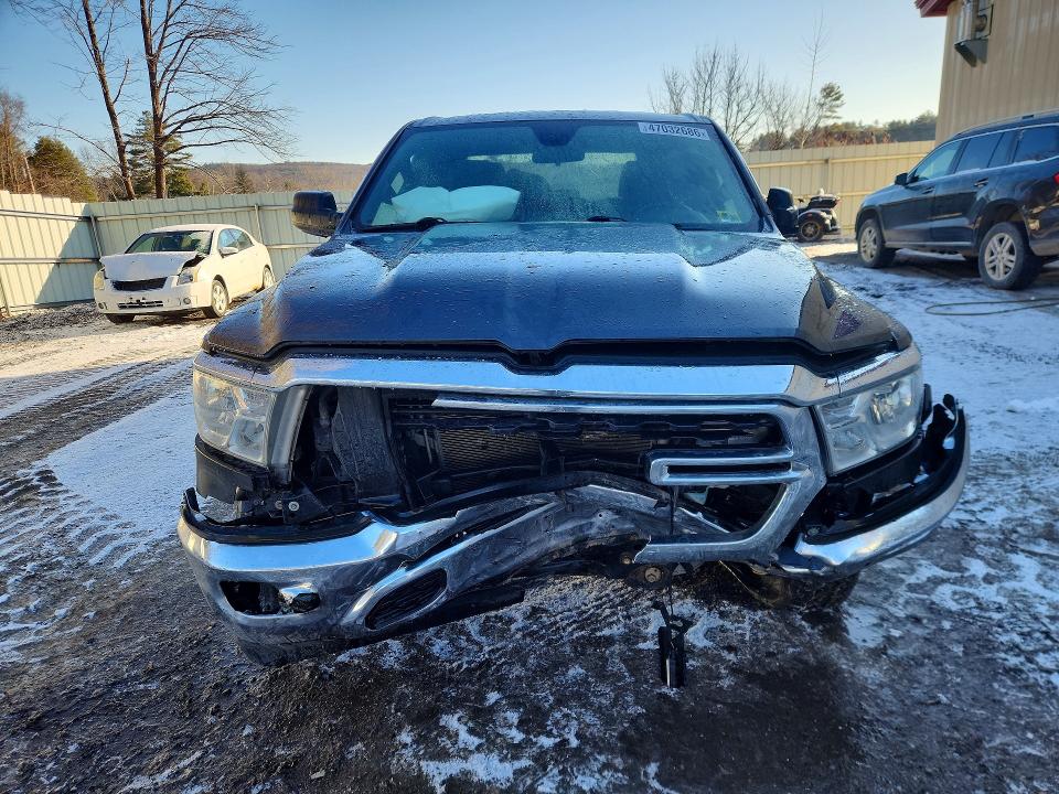 47032686 :رقم المزاد ، 1C6SRFBT3NN182951 vin ، 2022 Ram 1500 مزاد بيع