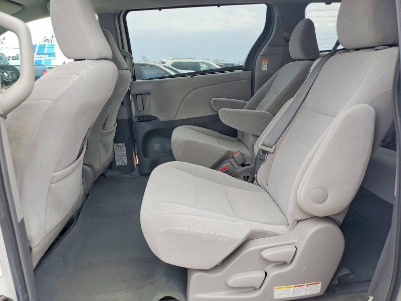 Продажа на аукционе авто 2017 Toyota Sienna, vin: 5TDKZ3DC5HS808048, номер лота: 46752176