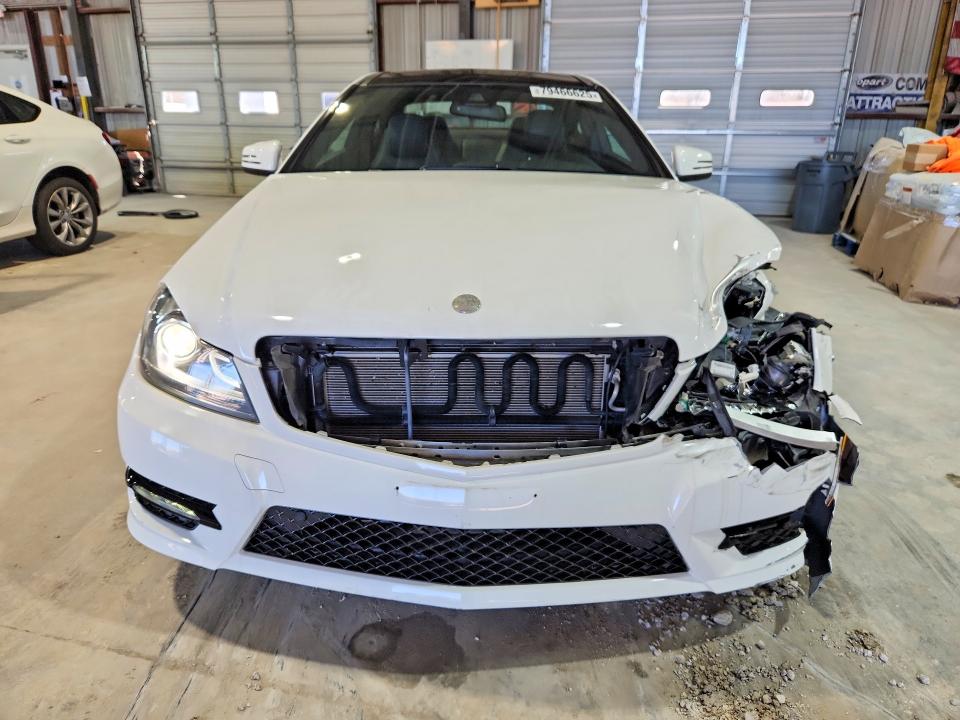 2015 Mercedes-benz C მანქანა იყიდება აუქციონზე, vin: WDDGJ8JB2FG415479, აუქციონის ნომერი: 79466625