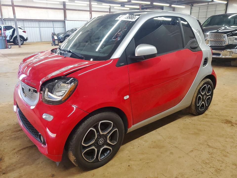 2018 Smart Fortwo მანქანა იყიდება აუქციონზე, vin: WMEFJ9BA9JK275648, აუქციონის ნომერი: 41969986