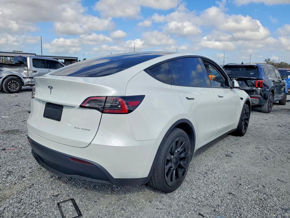 2025 Tesla Model Y მანქანა იყიდება აუქციონზე, vin: 7SAYGAEE2SF227884, აუქციონის ნომერი: 79630605