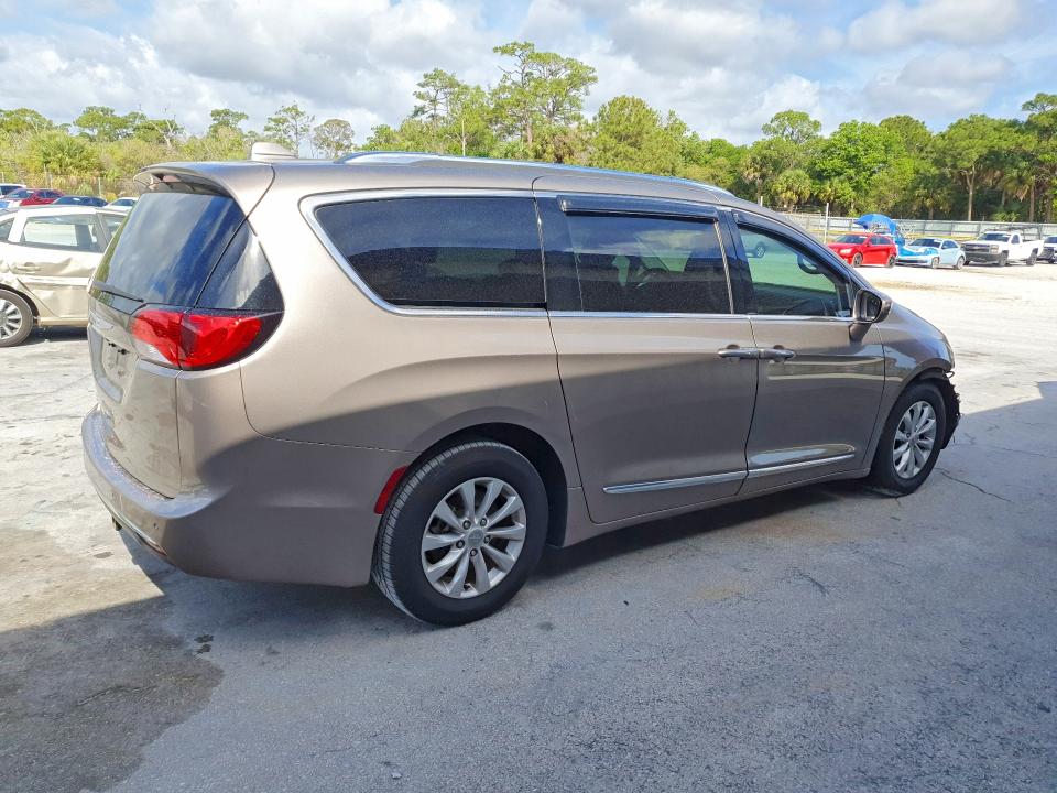 2018 Chrysler Pacifica მანქანა იყიდება აუქციონზე, vin: 2C4RC1EG1JR139443, აუქციონის ნომერი: 48156606