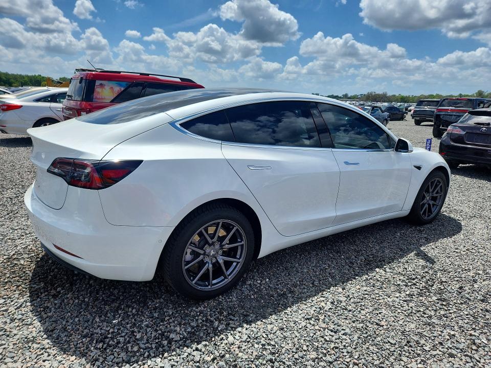 Продажа на аукционе авто 2018 Tesla Model 3, vin: 5YJ3E1EB8JF066832, номер лота: 47941866
