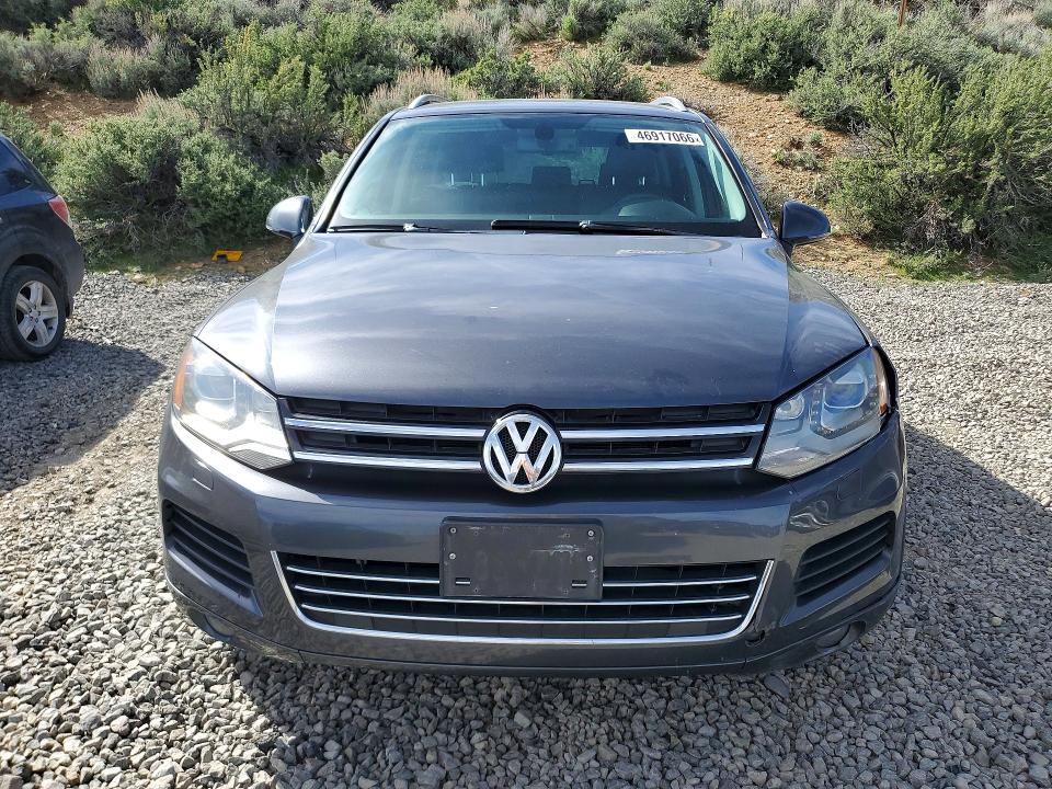 46917066 :رقم المزاد ، WVGEF9BP2ED010687 vin ، 2014 Volkswagen Touareg مزاد بيع