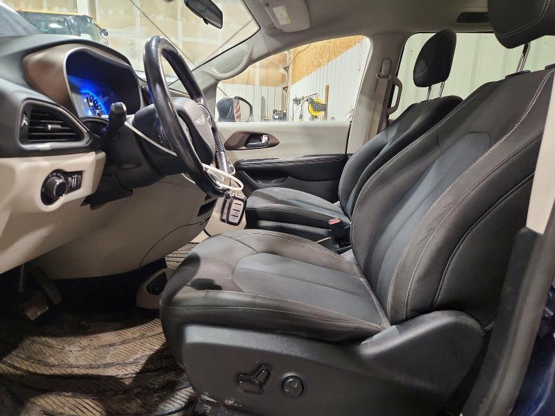 41642916 :رقم المزاد ، 2C4RC1CG2LR138484 vin ، 2020 Chrysler Voyager مزاد بيع