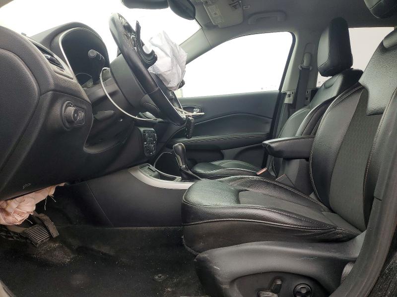 45619806 :رقم المزاد ، 3C4NJCBB9JT502495 vin ، 2018 Jeep Compass مزاد بيع