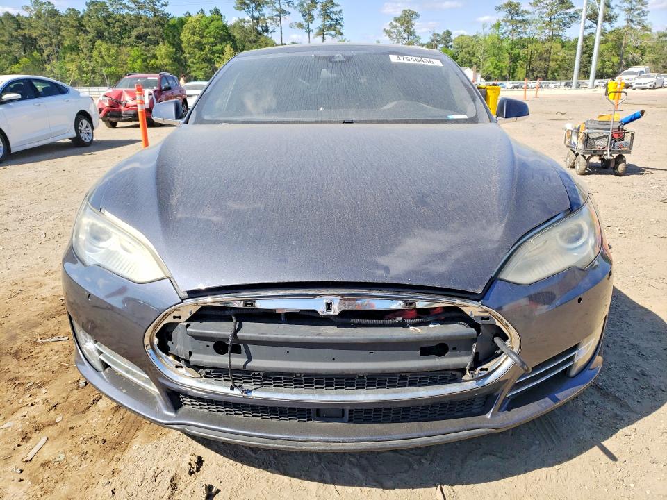 47946436 :رقم المزاد ، 5YJSA1H46FF082264 vin ، 2015 Tesla Model S مزاد بيع