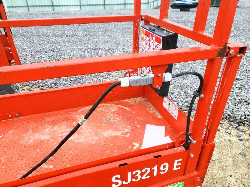 79708955 :رقم المزاد ، A100050496 vin ، 2024 Skyjack Industrial Equipment مزاد بيع