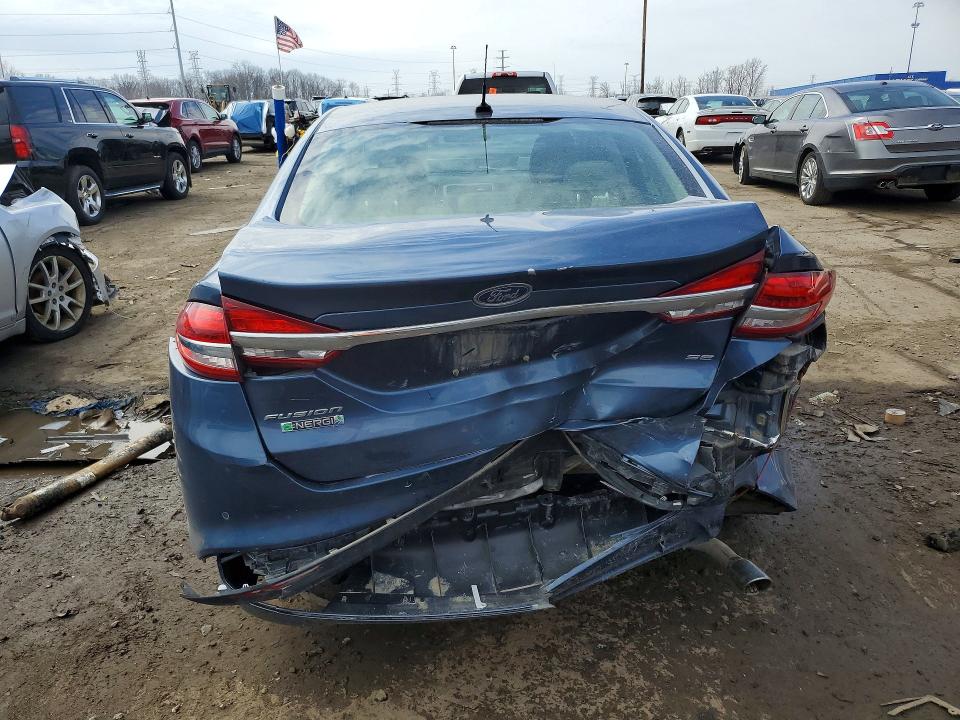 46714886 :رقم المزاد ، 3FA6P0PU2JR196254 vin ، 2018 Ford Fusion مزاد بيع