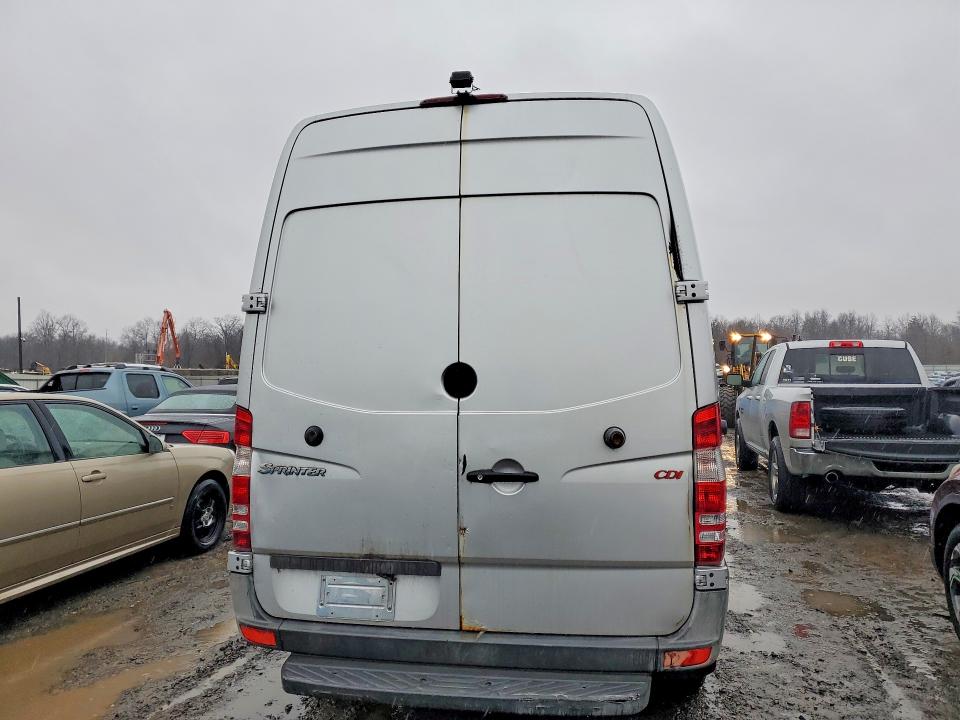 78769955 :رقم المزاد ، WD3PE7CC8A5497201 vin ، 2010 Mercedes-benz Sprinter مزاد بيع