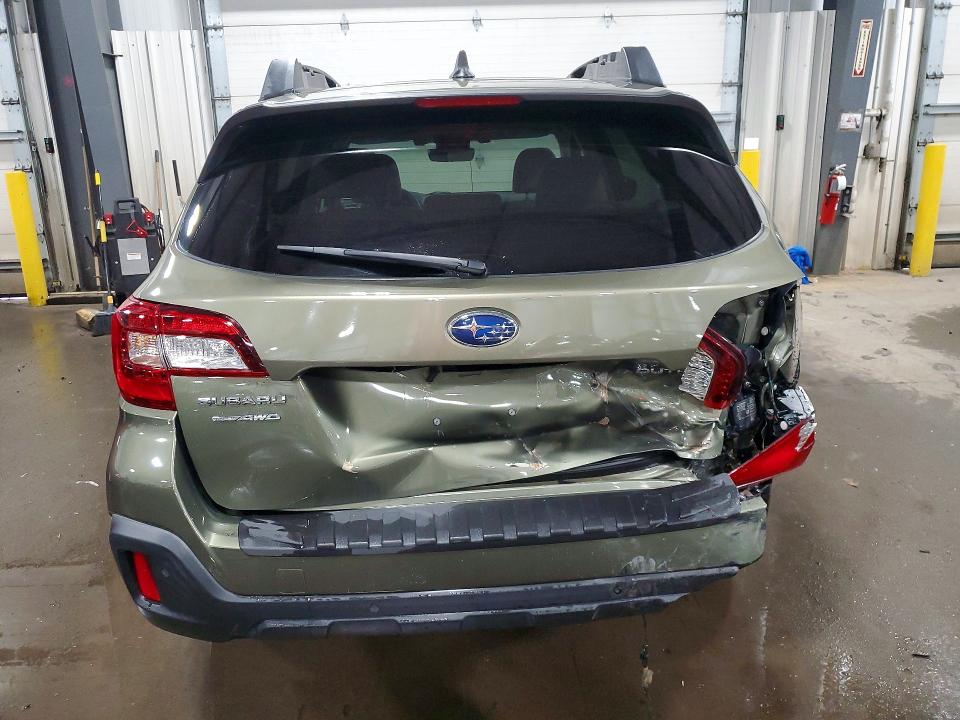 47181846 :رقم المزاد ، 4S4BSANC1J3336733 vin ، 2018 Subaru Outback مزاد بيع