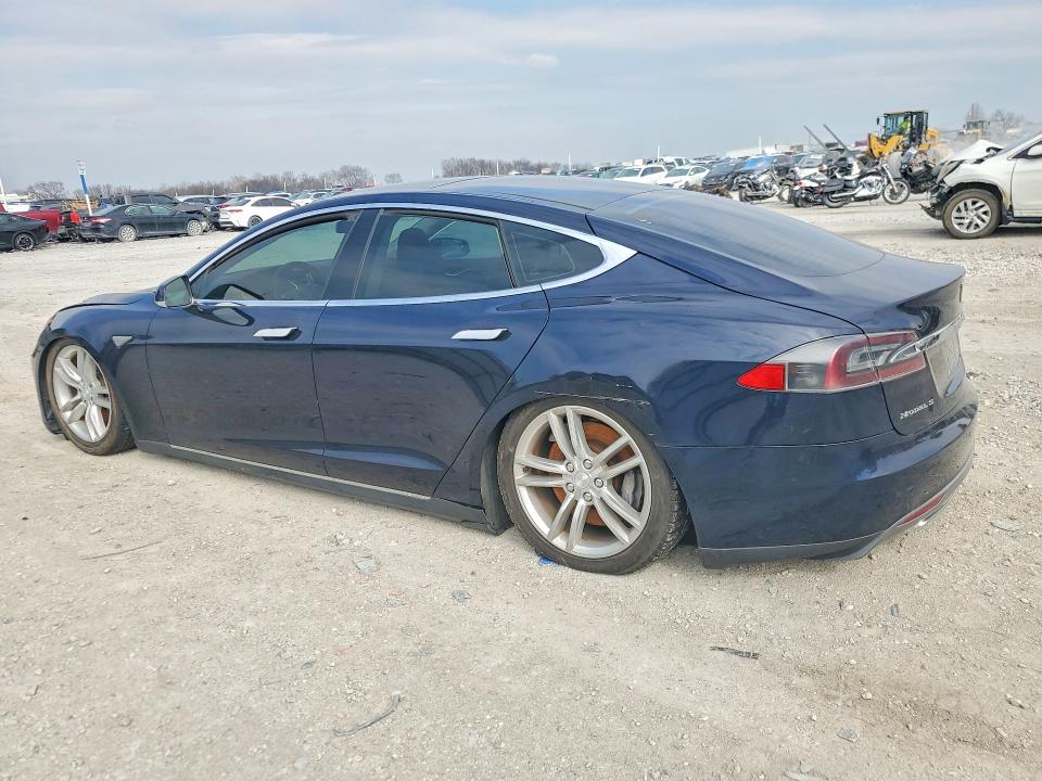 2013 Tesla Model S მანქანა იყიდება აუქციონზე, vin: 5YJSA1CG8DFP04863, აუქციონის ნომერი: 77098845
