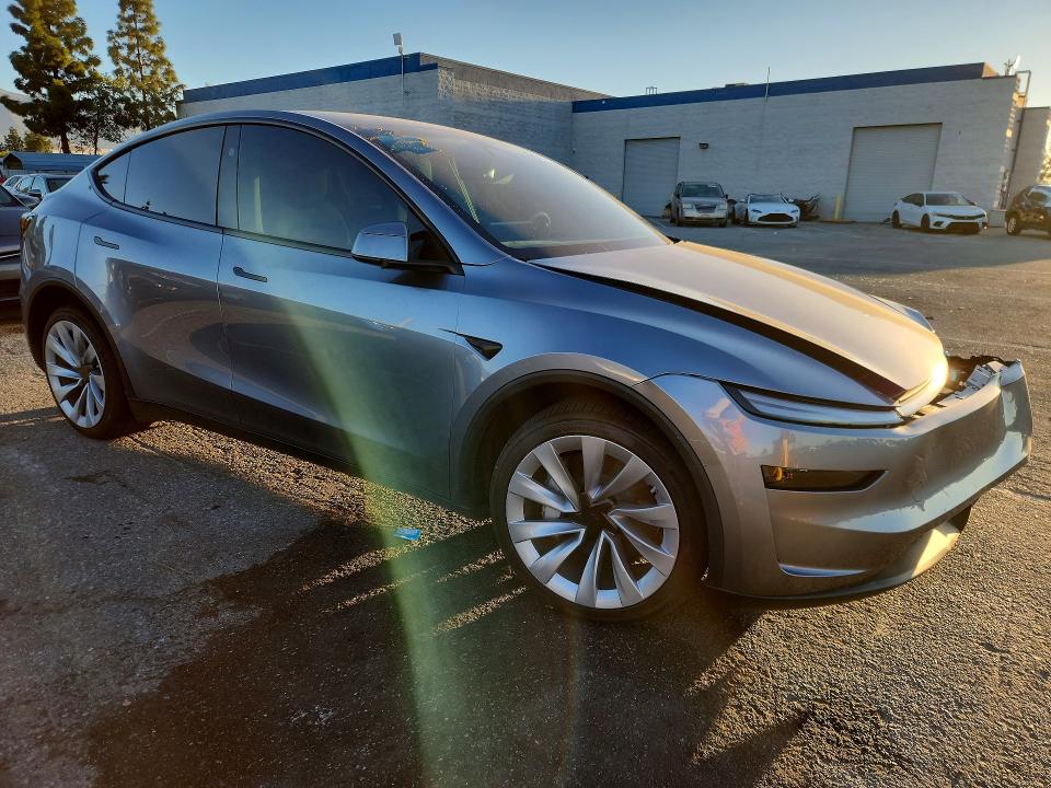 Продажа на аукционе авто 2026 Tesla Model Y, vin: 7SAYGDEE1TF325470, номер лота: 46354236