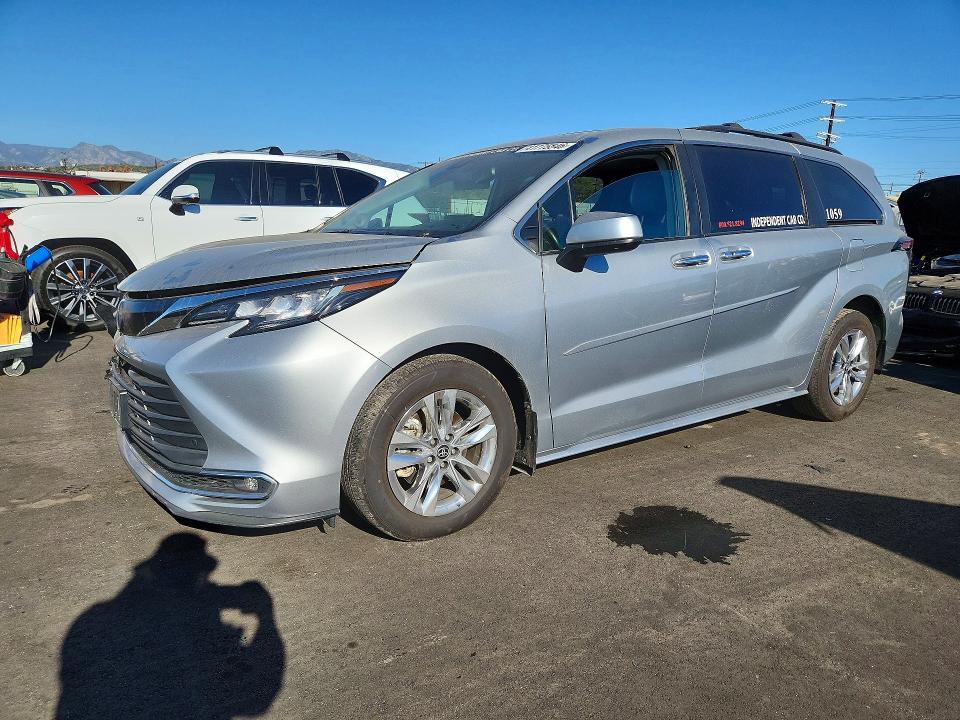 Продажа на аукционе авто 2023 Toyota Sienna, vin: 5TDJRKEC4PS137314, номер лота: 41775546
