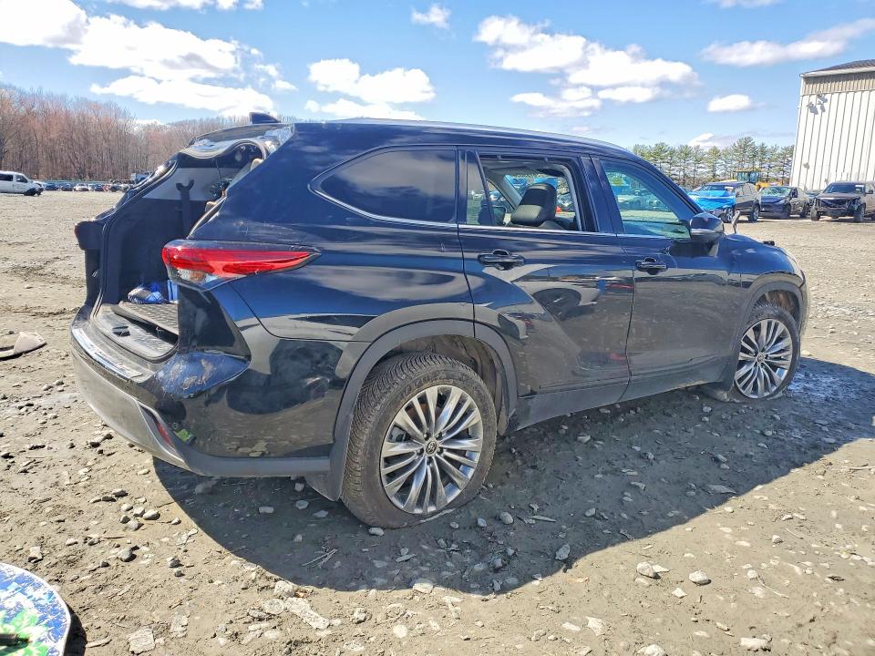 Aukcja sprzedaży 2022 Toyota Highlander, vin: 5TDFZRBH8NS227240, numer aukcji: 46199836