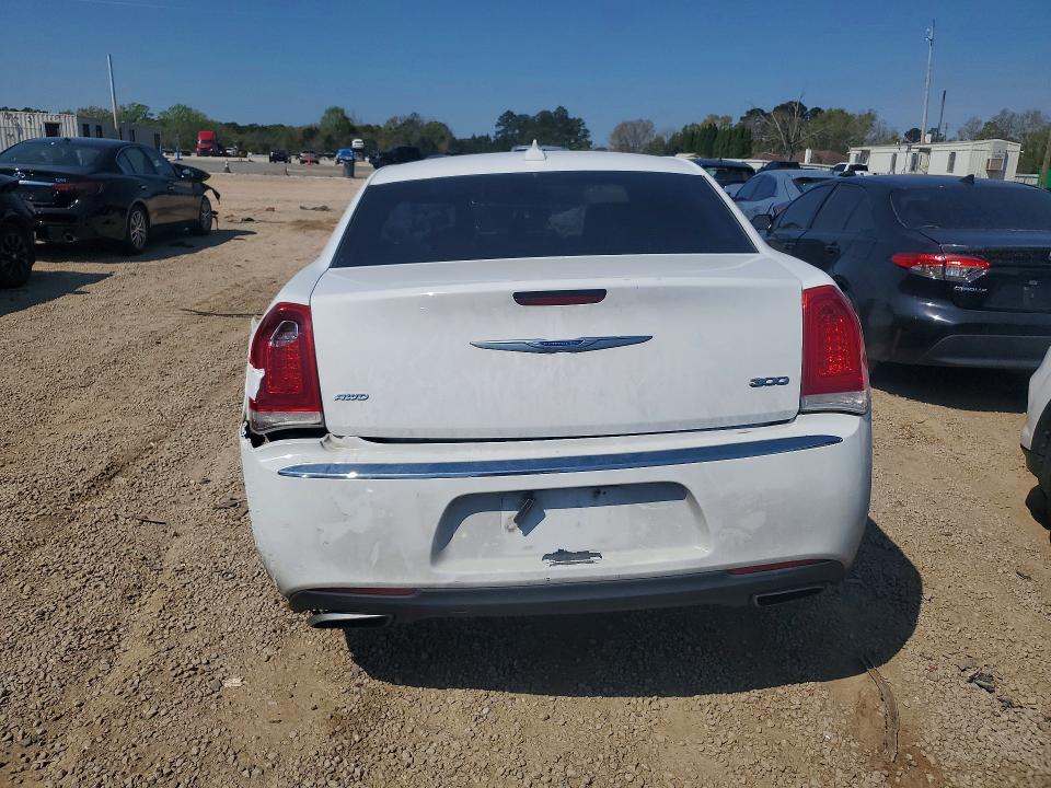 46114226 :رقم المزاد ، 2C3CCAKG4JH218397 vin ، 2018 Chrysler 300 مزاد بيع