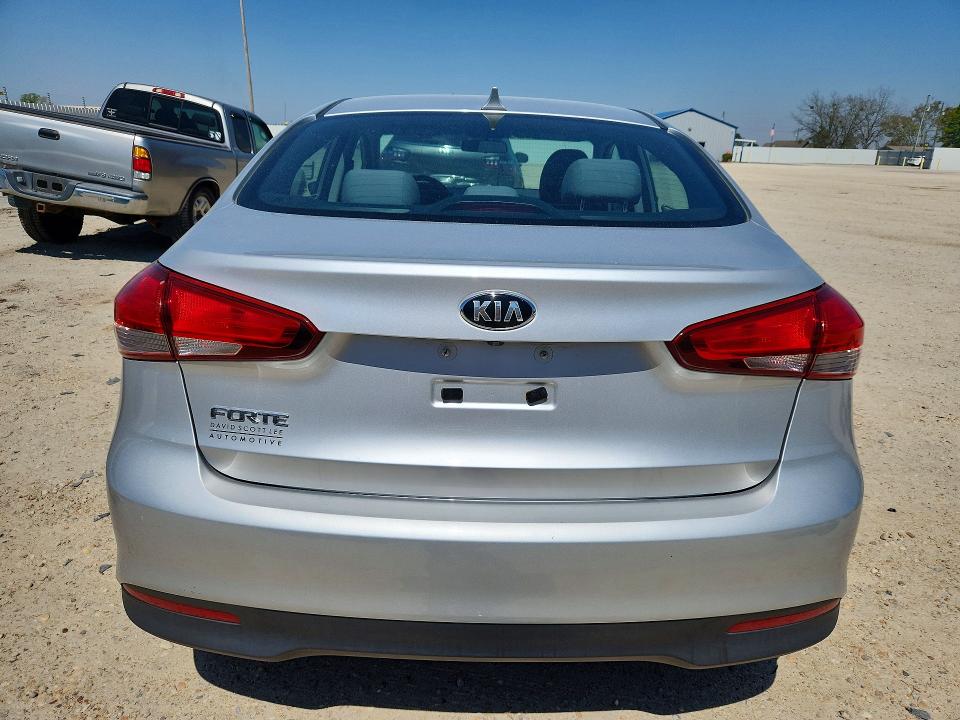 46513766 :رقم المزاد ، 3KPFL4A78HE013215 vin ، 2017 Kia Forte مزاد بيع