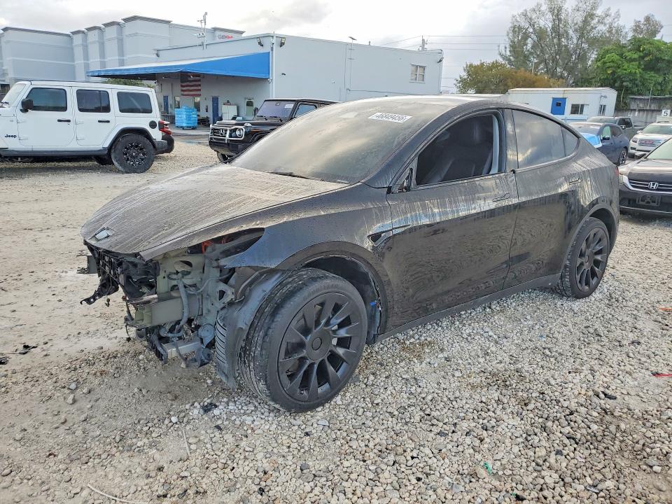Продажа на аукционе авто 2024 Tesla Model Y, vin: 7SAYGDEE7RA214671, номер лота: 46849456