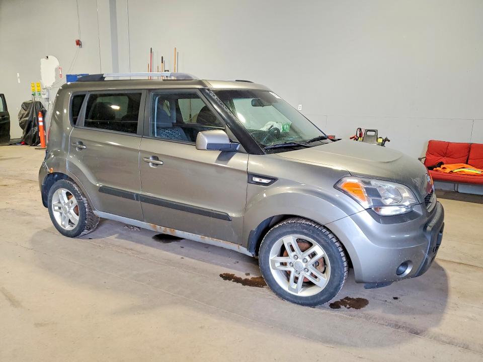 46763796 :رقم المزاد ، KNDJT2A25B7319864 vin ، 2011 Kia Soul مزاد بيع