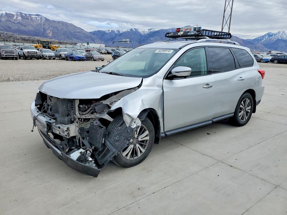 46390916 :رقم المزاد ، 5N1DR2MM0HC642756 vin ، 2017 Nissan Pathfinder مزاد بيع