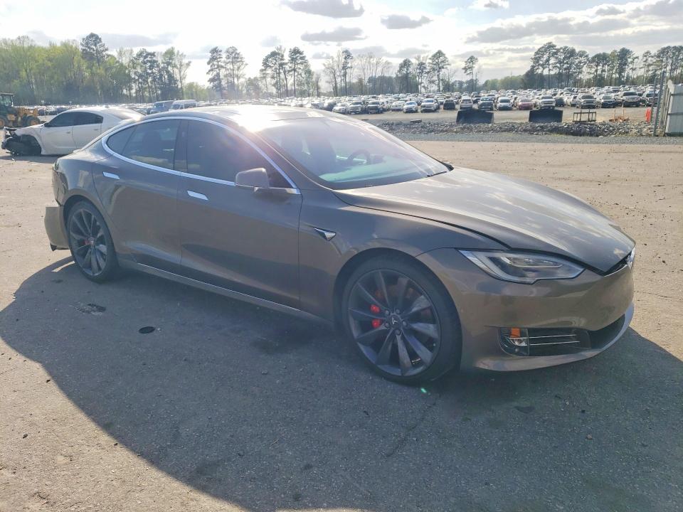 47788076 :رقم المزاد ، 5YJSA1E49GF142270 vin ، 2016 Tesla Model S مزاد بيع