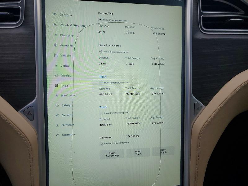 45873926 :رقم المزاد ، 5YJSA1H22FF095883 vin ، 2015 Tesla Model S مزاد بيع