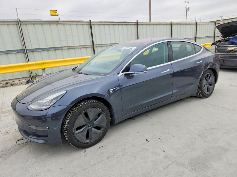 47547336 :رقم المزاد ، 5YJ3E1EA7JF033554 vin ، 2018 Tesla Model 3 مزاد بيع