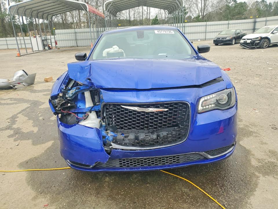 Продажа на аукционе авто 2018 Chrysler 300, vin: 2C3CCAAG0JH293972, номер лота: 45779736