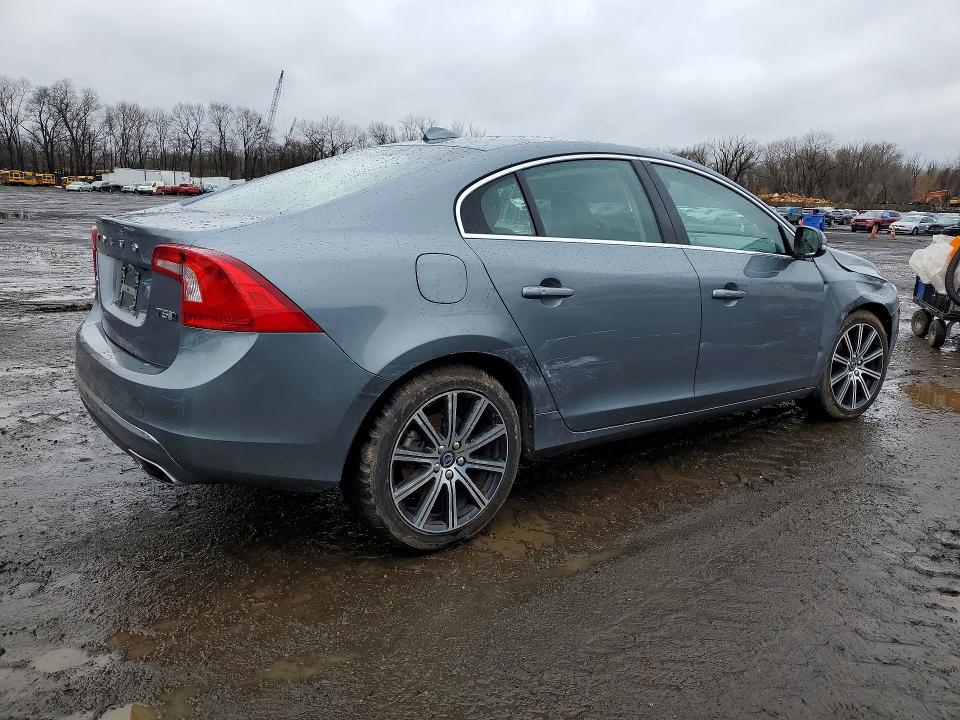 46181206 :رقم المزاد ، LYV402TM9JB174083 vin ، 2018 Volvo S60 مزاد بيع