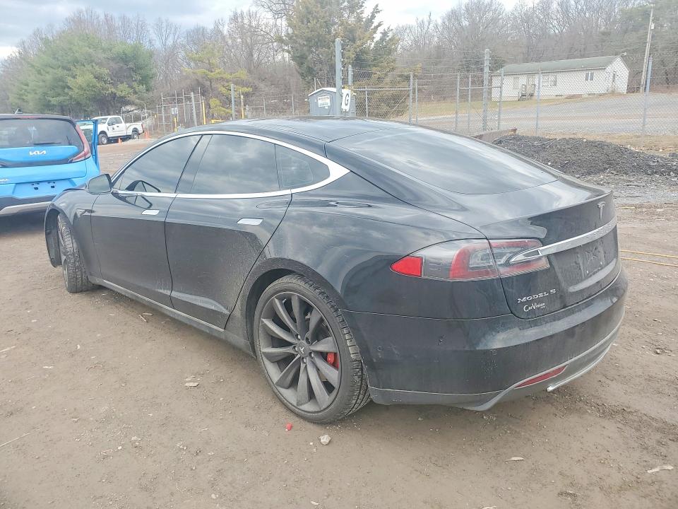 2015 Tesla Model S მანქანა იყიდება აუქციონზე, vin: 5YJSA1E43FF118352, აუქციონის ნომერი: 41742736