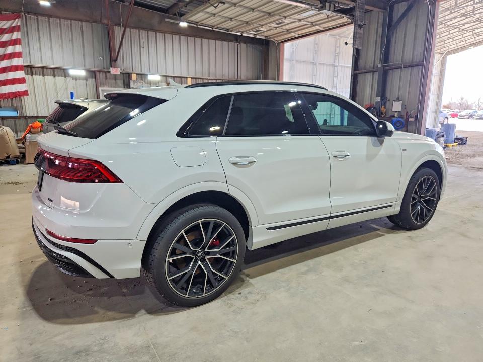 45609666 :رقم المزاد ، WA1EVBF1XND033763 vin ، 2022 Audi Q8 مزاد بيع