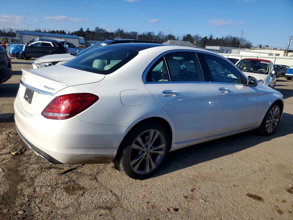 46635796 :رقم المزاد ، WDDWF4KB6JR411078 vin ، 2018 Mercedes-benz C مزاد بيع