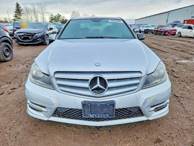 2012 Mercedes-benz C მანქანა იყიდება აუქციონზე, vin: WDDGF8FB8CF921605, აუქციონის ნომერი: 45958446