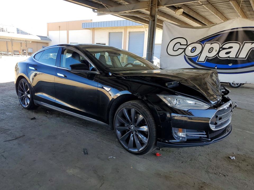 46175316 :رقم المزاد ، 5YJSA1CP8DFP07441 vin ، 2013 Tesla Model S مزاد بيع