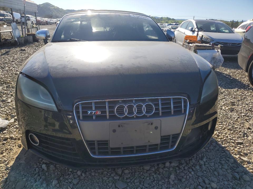 41642536 :رقم المزاد ، TRU41AFK9A1021590 vin ، 2010 Audi Tts مزاد بيع