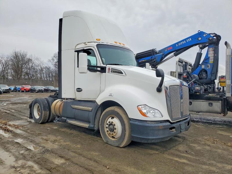Продажа на аукционе авто 2016 Kenworth T680, vin: 1XKYA48X5GJ496561, номер лота: 77515675