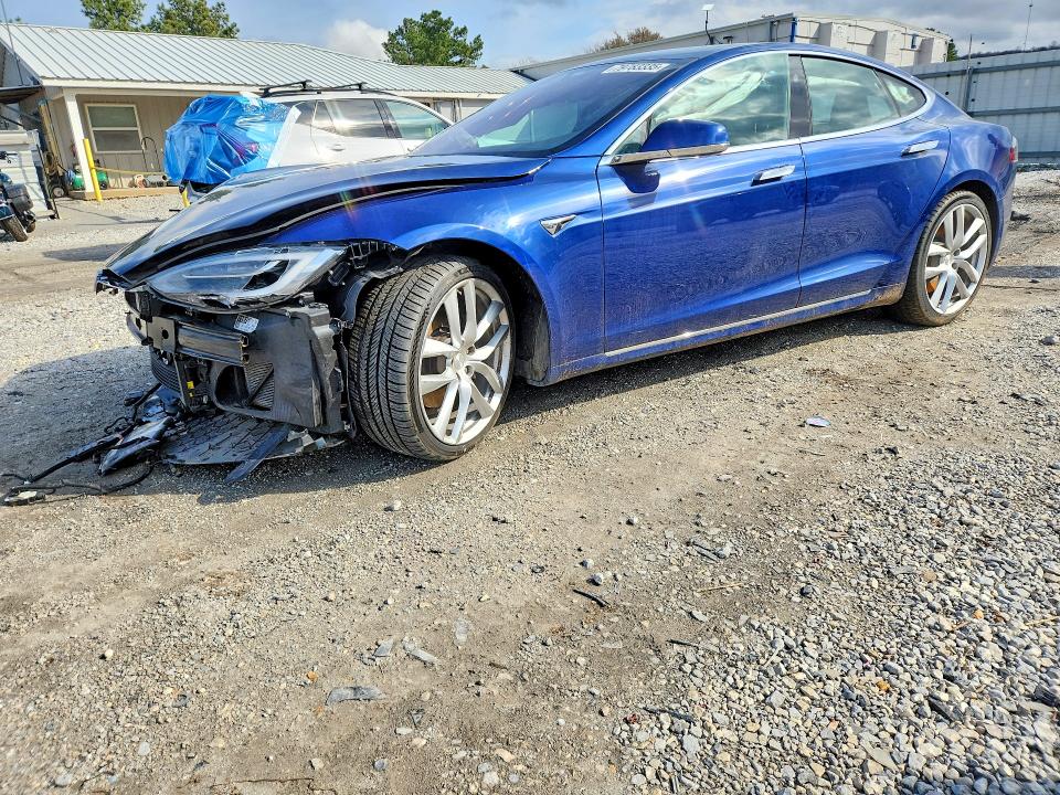 Продажа на аукционе авто 2018 Tesla Model S, vin: 5YJSA1E23JF250552, номер лота: 79783335