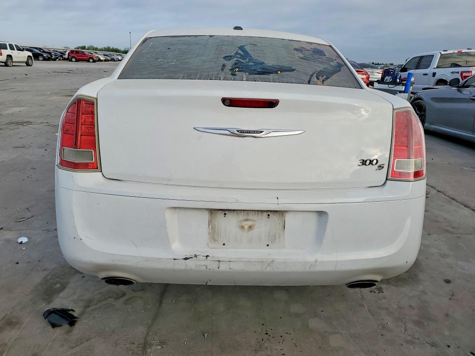 2013 Chrysler 300 მანქანა იყიდება აუქციონზე, vin: 2C3CCABG3DH551548, აუქციონის ნომერი: 47460236