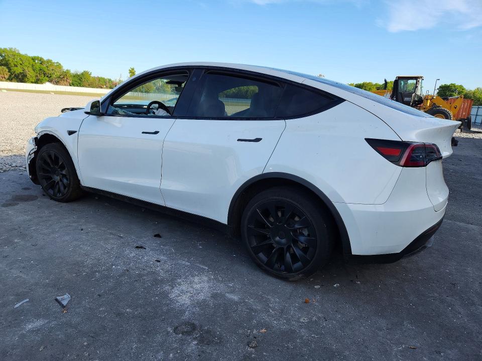 46618946 :رقم المزاد ، 7SAYGAEE0PF647800 vin ، 2023 Tesla Model Y مزاد بيع