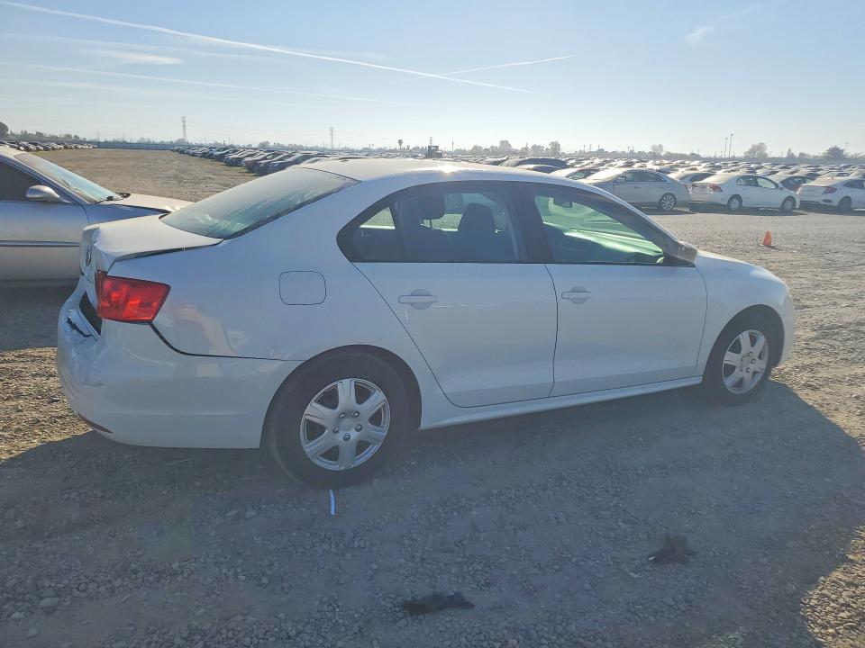 46322336 :رقم المزاد ، 3VW2K7AJ4EM334990 vin ، 2014 Volkswagen Jetta مزاد بيع