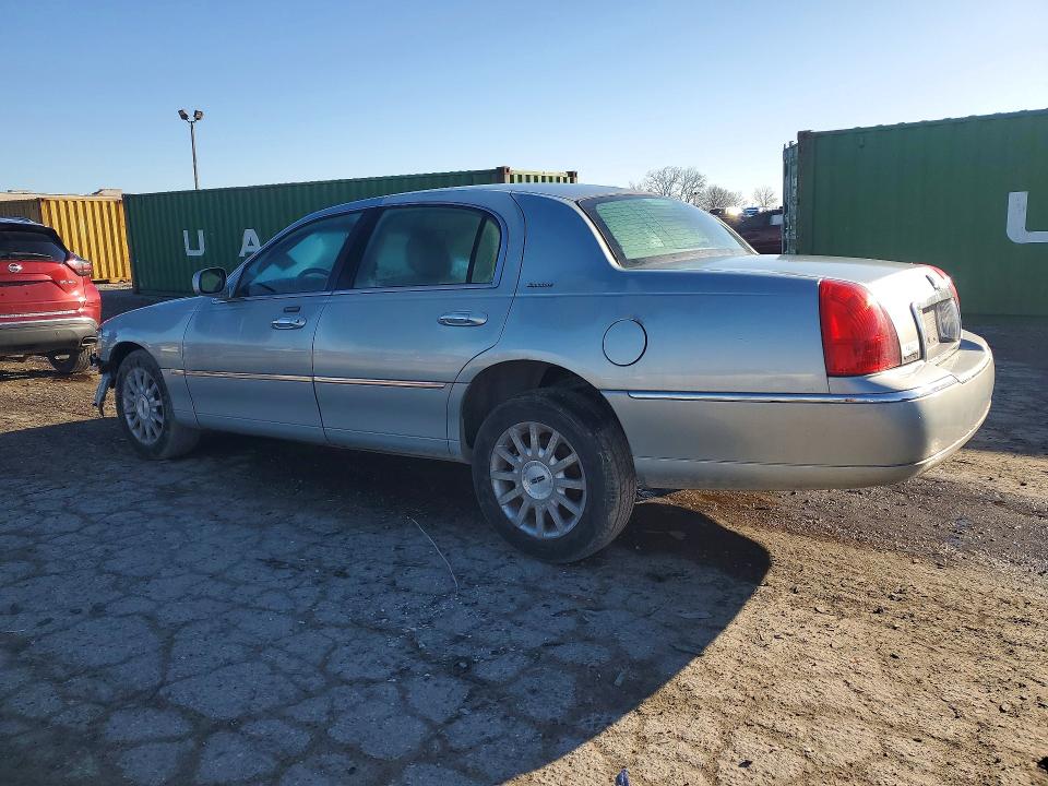 2007 Lincoln Town Car მანქანა იყიდება აუქციონზე, vin: 1LNHM81W87Y627240, აუქციონის ნომერი: 79497305