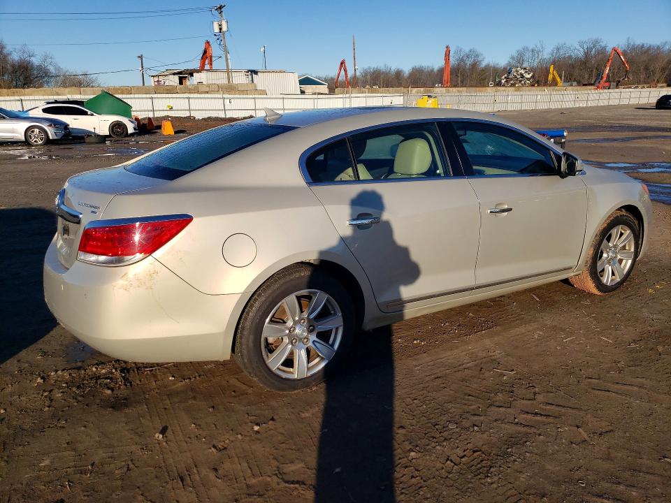 41757206 :رقم المزاد ، 1G4GD5GDXBF386057 vin ، 2011 Buick Lacrosse مزاد بيع